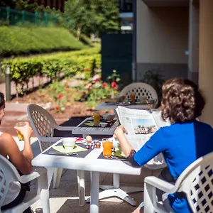 Hotel Zenitude Hôtel-résidences L'orée Du Parc, Divonne-les-Bains